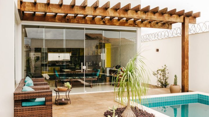 Décoration terrasse extérieure moderne : idées et conseils pour un espace tendance et convivial